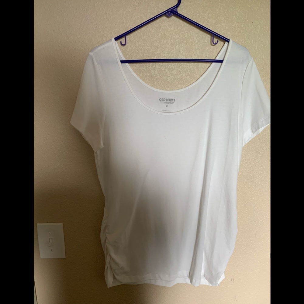Old Navy white T-shirt